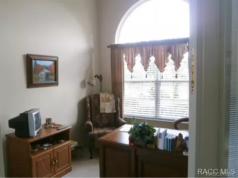 570 E Dakota Ct, Hernando, FL 34442 photo 7