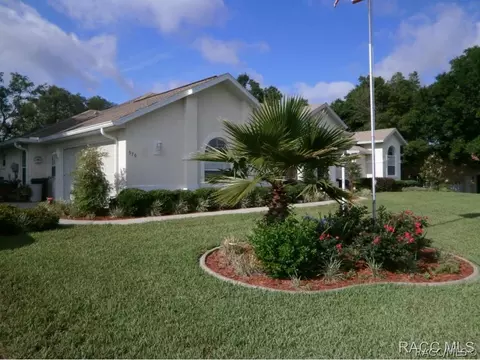 570 E Dakota Ct, Hernando, FL 34442 photo 2