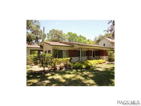 309 NE Crystal St, Crystal River, FL 34428 photo 1