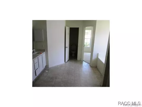 5121 Roble Ave, Spring Hill, FL 34608 photo 9