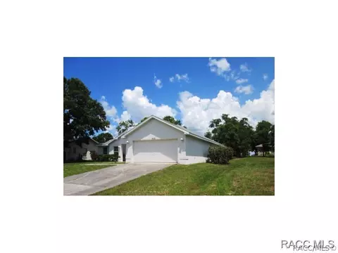 5121 Roble Ave, Spring Hill, FL 34608 photo 2
