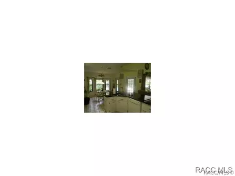 601 W Keller St, Hernando, FL 34442 photo 3