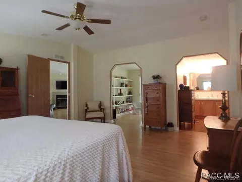 95 E Brandon St, Hernando, FL 34442 photo 8