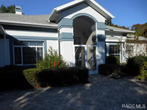 609 E Liberty St, Hernando, FL 34442 photo 2