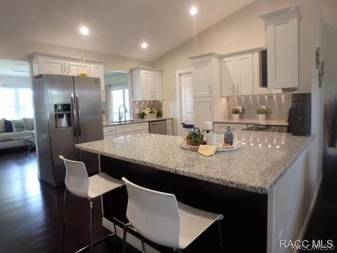 724 E Falconry Ct, Hernando, FL 34442 photo 2