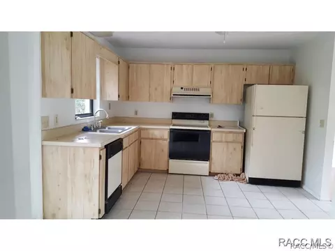 6520 N Iris Dr, Hernando, FL 34442 photo 3