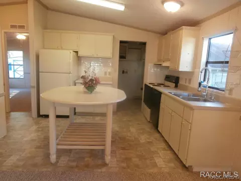 4275 E Lake Park Dr, Hernando, FL 34442 photo 2