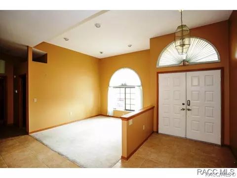 1094 Hook Dr, Spring Hill, FL 34608 photo 8