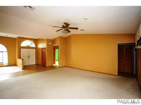 1094 Hook Dr, Spring Hill, FL 34608 photo 9