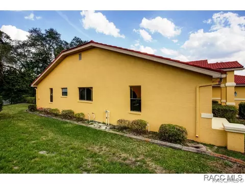 1094 Hook Dr, Spring Hill, FL 34608 photo 5