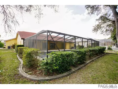 1094 Hook Dr, Spring Hill, FL 34608 photo 7