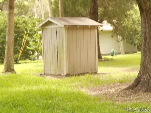 294 S Inglis Ave, Inglis, FL 34449 photo 4
