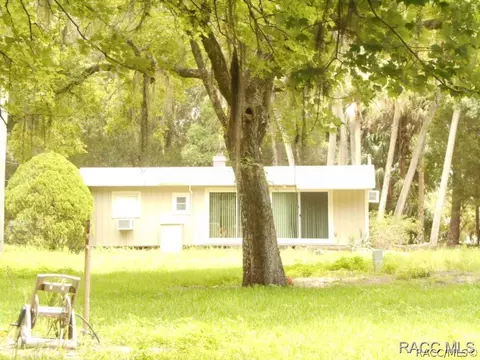 294 S Inglis Ave, Inglis, FL 34449 photo 2