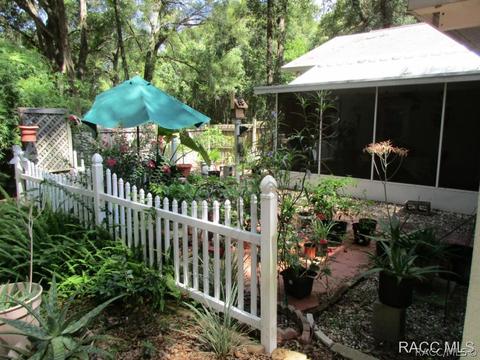 968 E Bradford Ln, Holder, FL 34445 photo 6