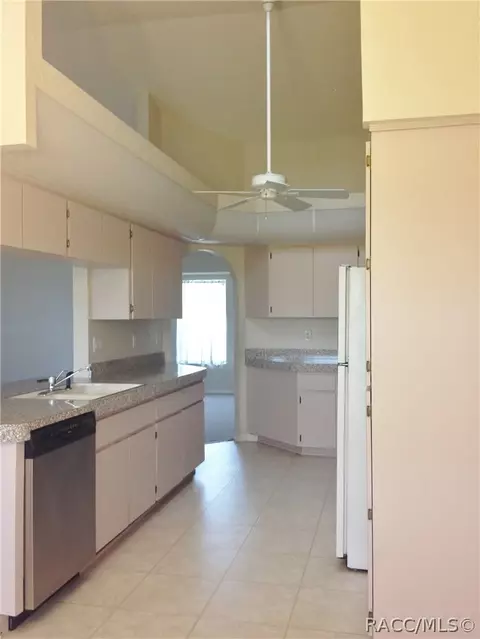 830 E Connecticut Ln, Hernando, FL 34442 photo 8
