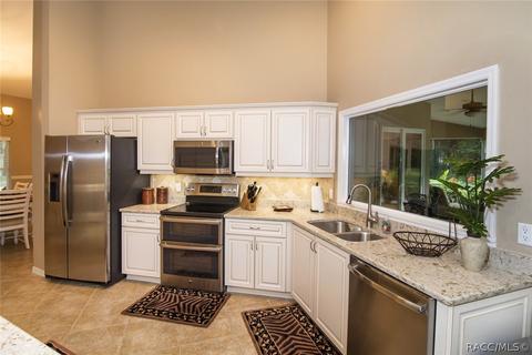 10345 W Springtree Ln, Crystal River, FL 34428 photo 9