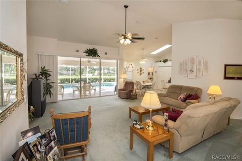 348 E Dakota Ct, Hernando, FL 34442 photo 2