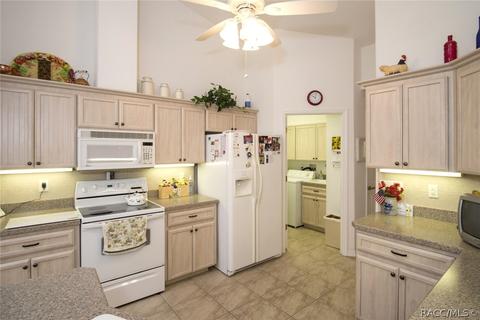348 E Dakota Ct, Hernando, FL 34442 photo 16