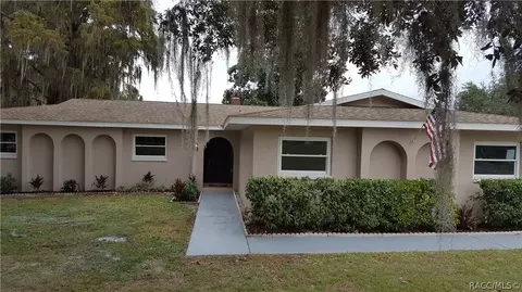 2825 S Circle Dr, Inverness, FL 34450 photo 1
