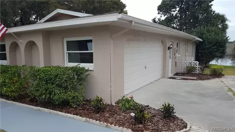 2825 S Circle Dr, Inverness, FL 34450 photo 2