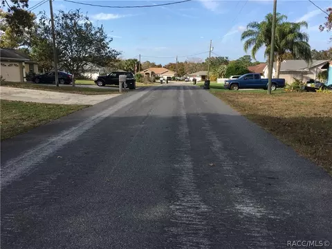 4442 Dior Rd, Spring Hill, FL 34609 photo 4