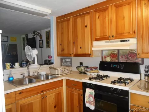 319 Sapp St, Inglis, FL 34449 photo 8