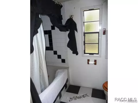 54 Elm St, Inglis, FL 34449 photo 8