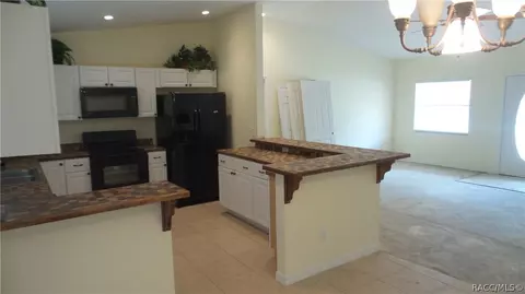 8600 N Catapane Loop, Crystal River, FL 34428 photo 5