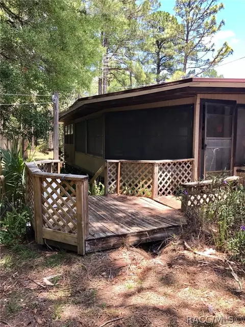 272 Vicki St, Inglis, FL 34449 photo 3