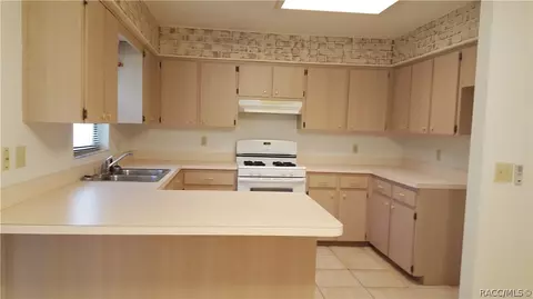 2082 E Dearborn Dr, Hernando, FL 34442 photo 4