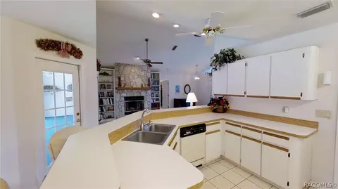 372 E Lancaster St, Lecanto, FL 34461 photo 14