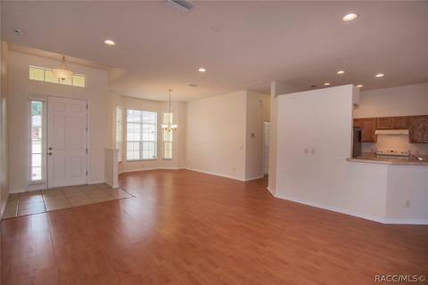 678 E Dakota Ct, Hernando, FL 34442 photo 5