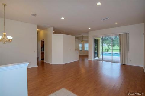 678 E Dakota Ct, Hernando, FL 34442 photo 4