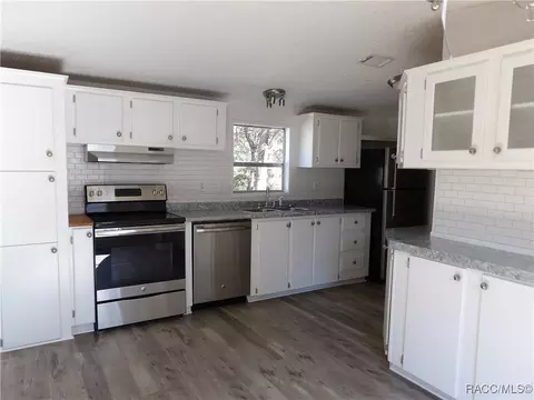 442 E Benjamin St, Hernando, FL 34442 photo 5