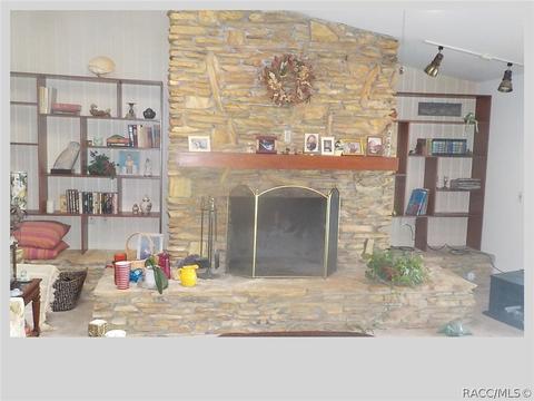 9239 W Turnberry Loop, Crystal River, FL 34429 photo 2