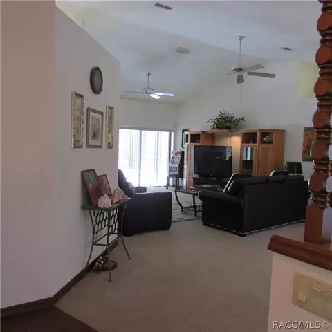 1098 W Olympia St, Hernando, FL 34442 photo 2