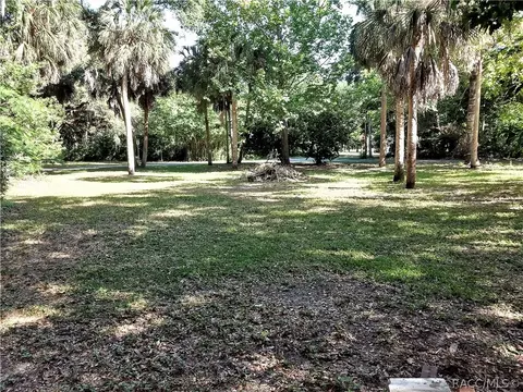 136 Allen Ave, Inglis, FL 34449 photo 9