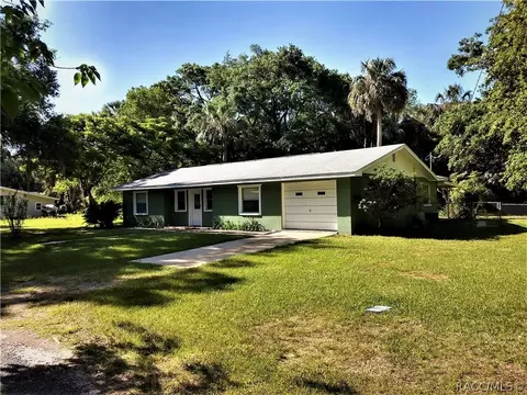 136 Allen Ave, Inglis, FL 34449 photo 2
