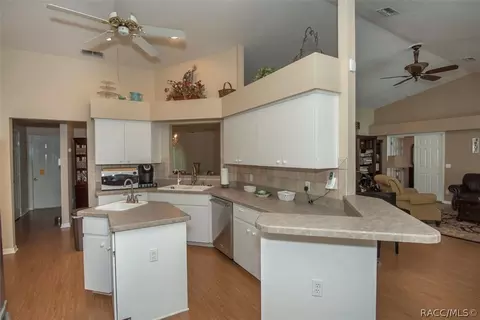 165 W Liberty St, Hernando, FL 34442 photo 3