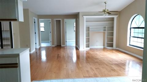 570 E Buckingham Dr, Lecanto, FL 34461 photo 2