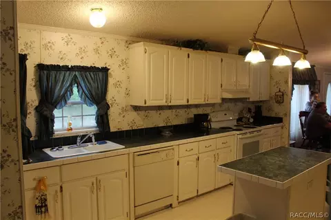 2813 E Fox Ct, Inverness, FL 34452 photo 6