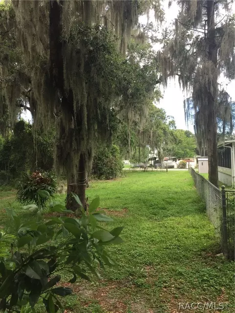 5755 N Boot Pt, Hernando, FL 34442 photo 2