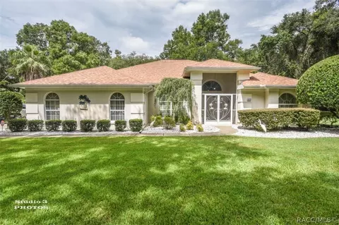 4272 N Forest Lake Dr, Hernando, FL 34442 photo 1
