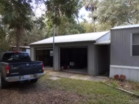 388 Vicki St, Inglis, FL 34449 photo 2