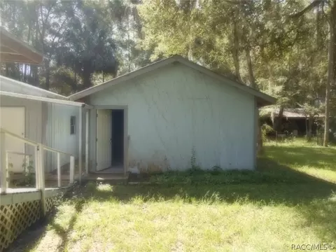 388 Vicki St, Inglis, FL 34449 photo 3