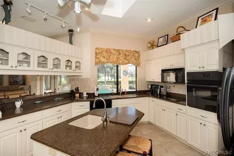 600 E Charleston Ct, Hernando, FL 34442 photo 5