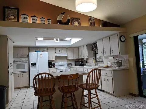 795 W Liberty St, Hernando, FL 34442 photo 4