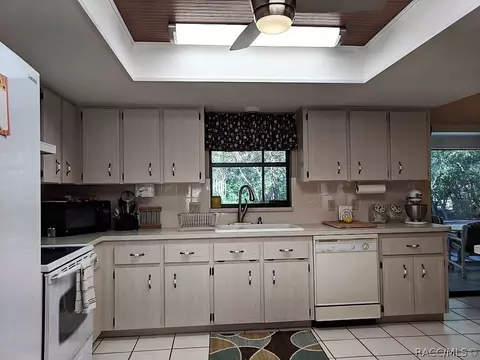 795 W Liberty St, Hernando, FL 34442 photo 5