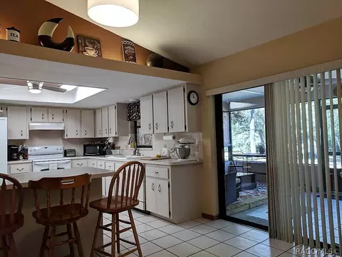 795 W Liberty St, Hernando, FL 34442 photo 8