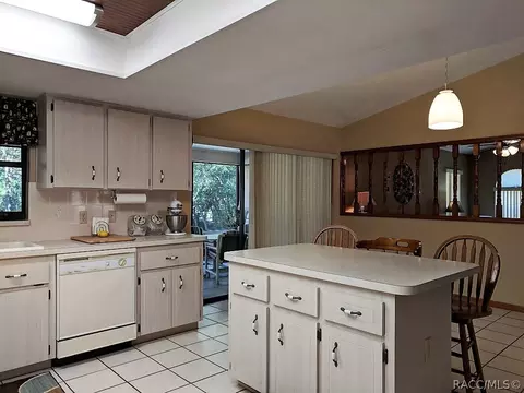 795 W Liberty St, Hernando, FL 34442 photo 7